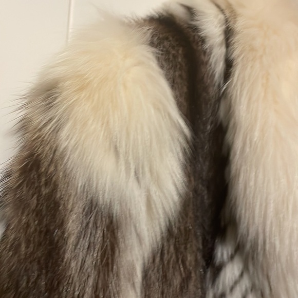🍾HP🍾Furs by Michael From Worcester, Mass Fox Fur Coat Mint Condition & Bag - Picture 4 of 16
